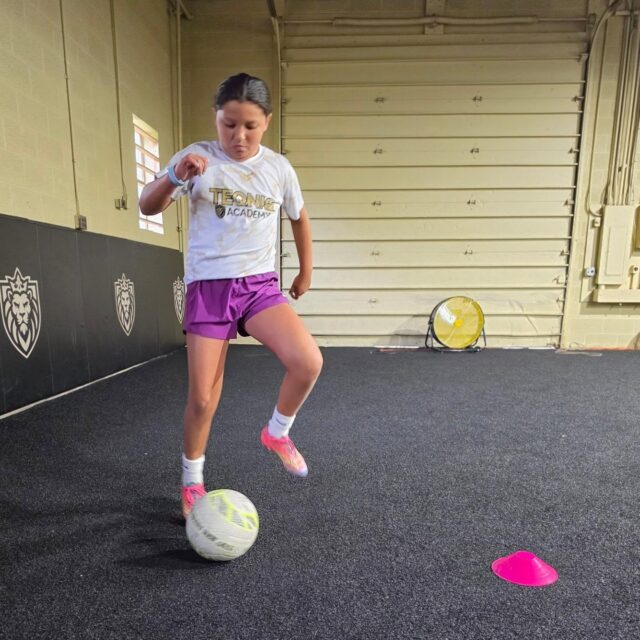 It's 7am which means Ava is in here getting ready for her fall season, are you ready for yours?